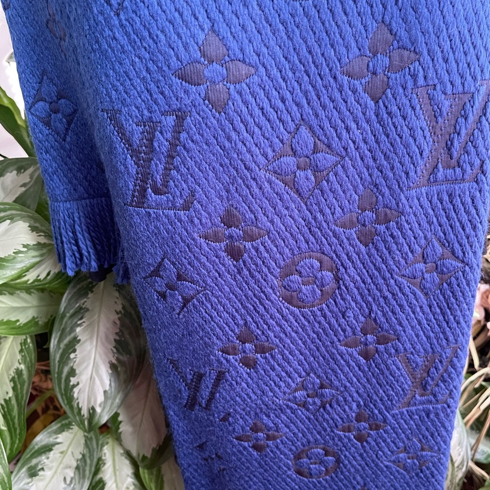 Louis Vuitton Logomania Monogram Pattern Muffler Scarf.